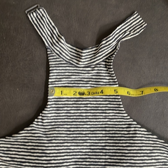 Never worn Billabong bikini top. White and black size small - Picture 12 of 12